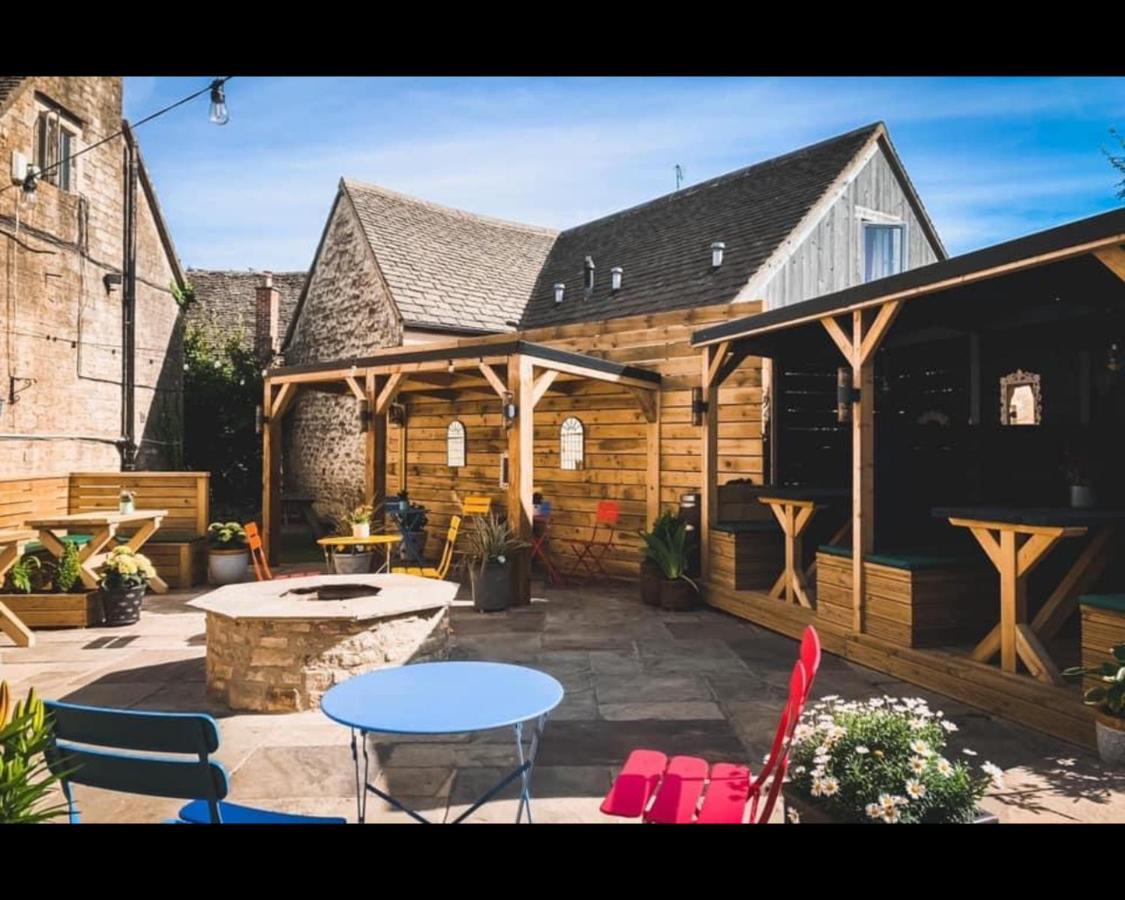 The Rose & Crown Farmhouse Kitchen Nympsfield Exterior photo