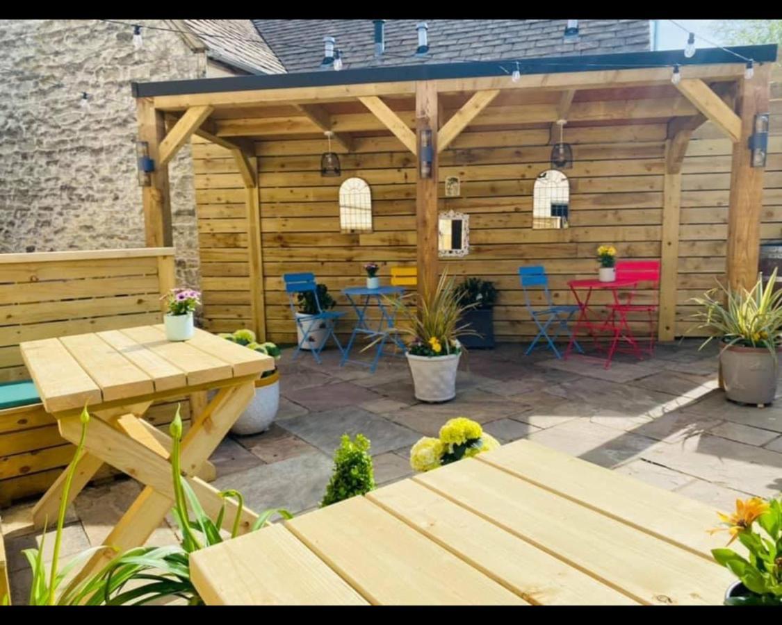The Rose & Crown Farmhouse Kitchen Nympsfield Exterior photo