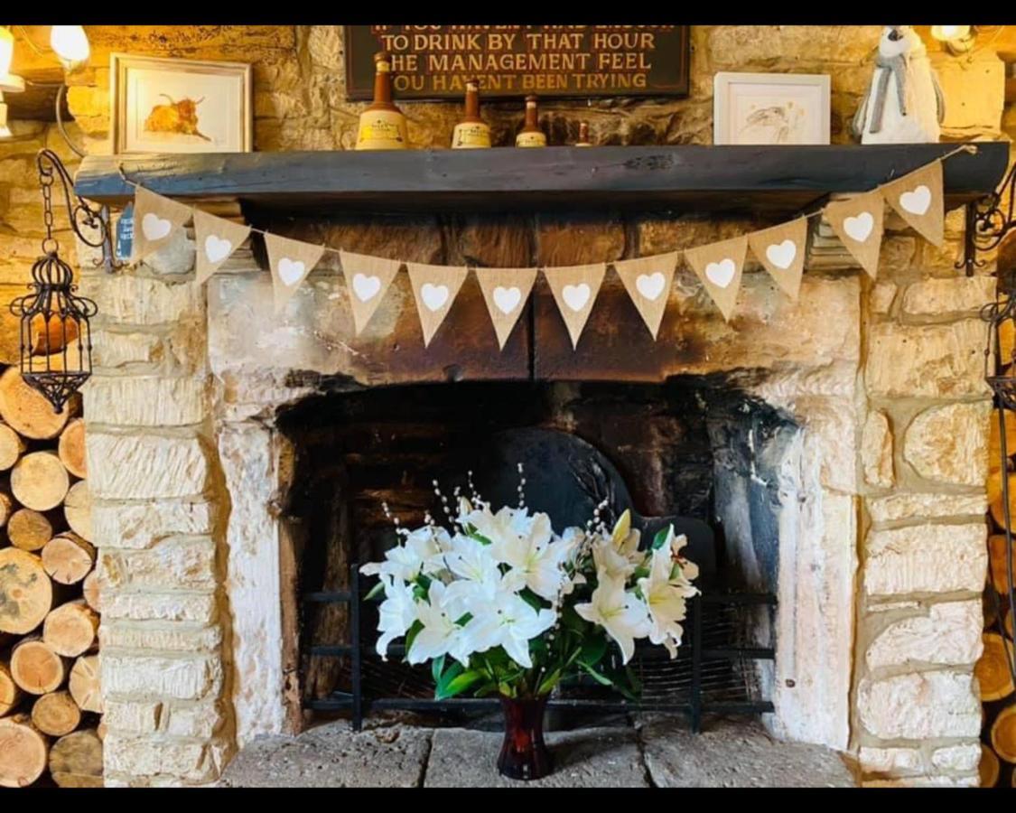 The Rose & Crown Farmhouse Kitchen Nympsfield Exterior photo