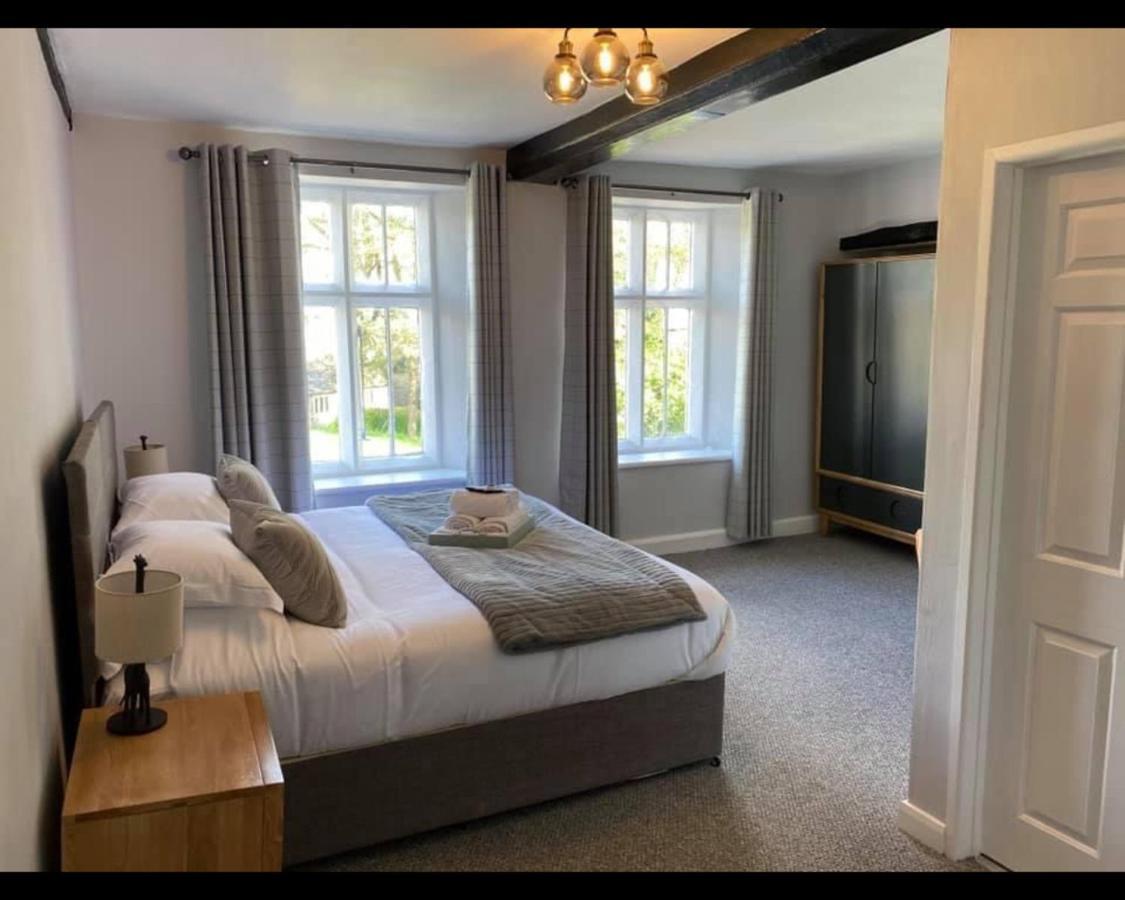 The Rose & Crown Farmhouse Kitchen Nympsfield Room photo